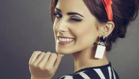 12 κλασικά updo hairstyles από τη δεκαετία του '60